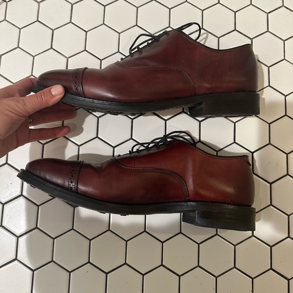 Allen Edmonds Fifth Avenue Cap-toe Oxford Dress Shoe - Picture 6 of 9